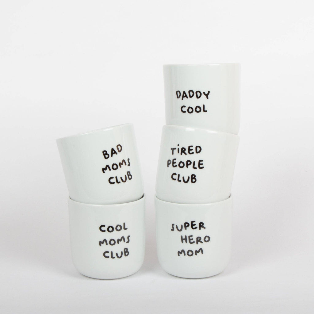 Porzellanbecher "tired people club"
