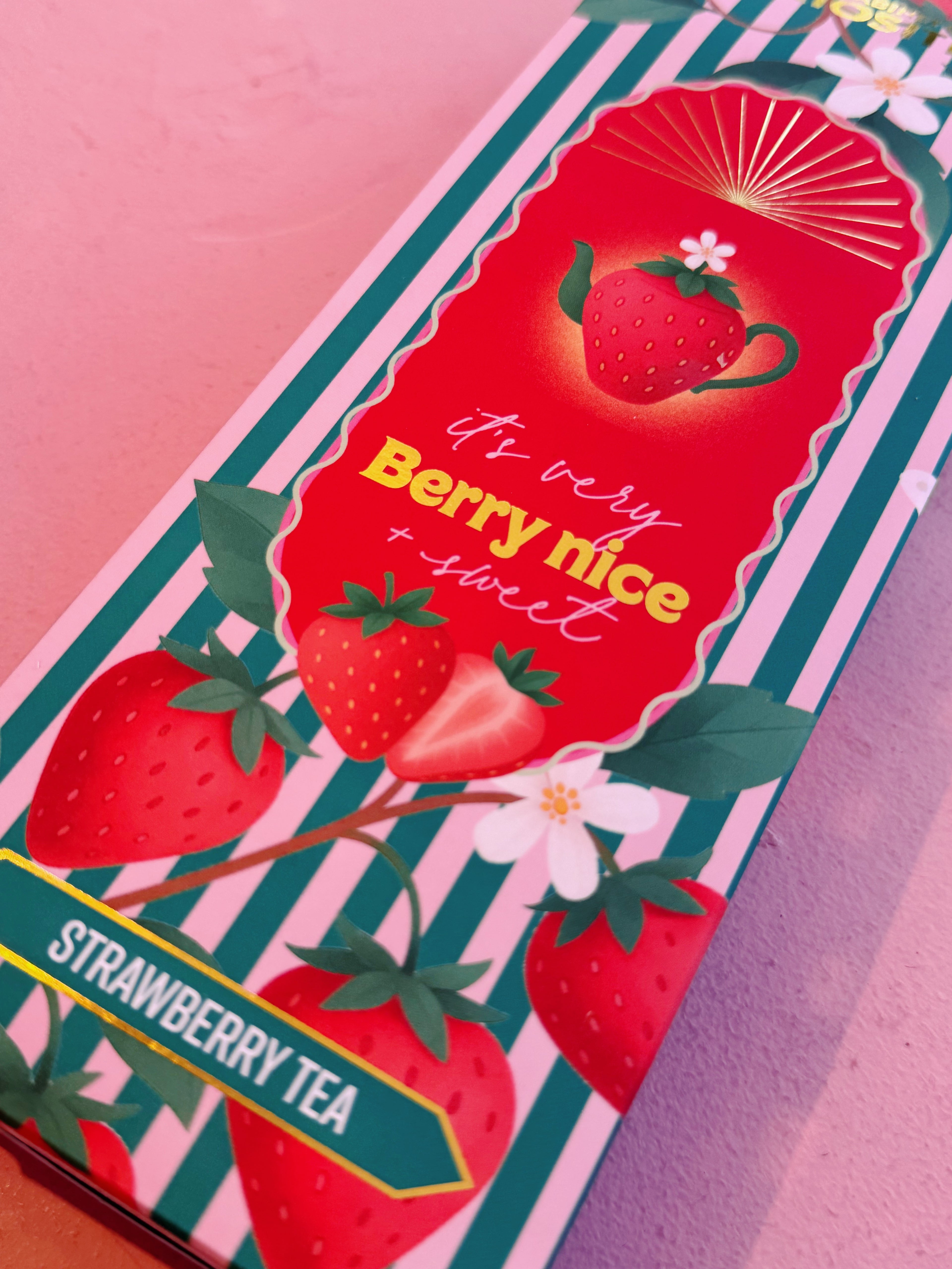 Strawberry Tea | Loser Erdbeertee in einer Geschenkbox mit Teesieb