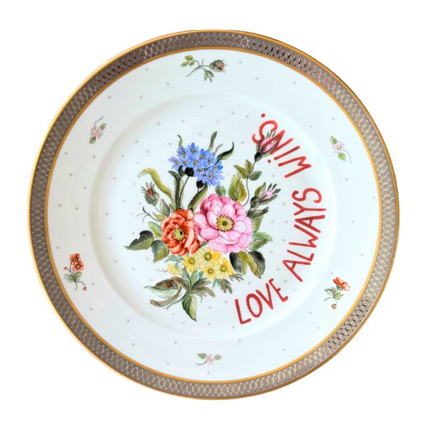 Wandteller LOVE ALWAYS WINS