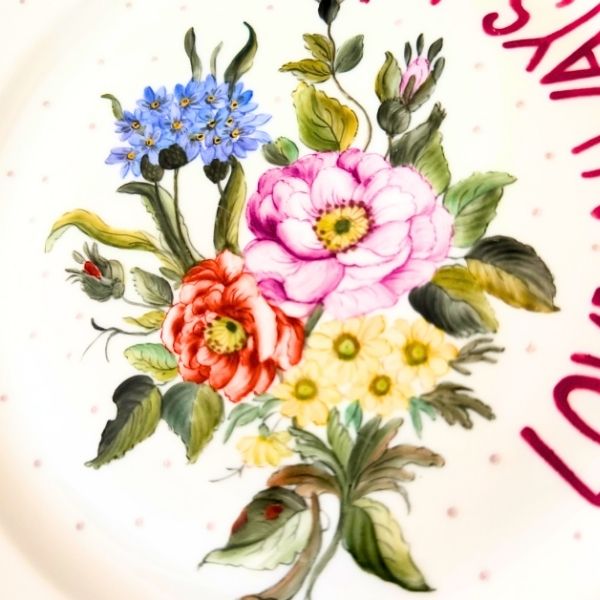 Wandteller LOVE ALWAYS WINS