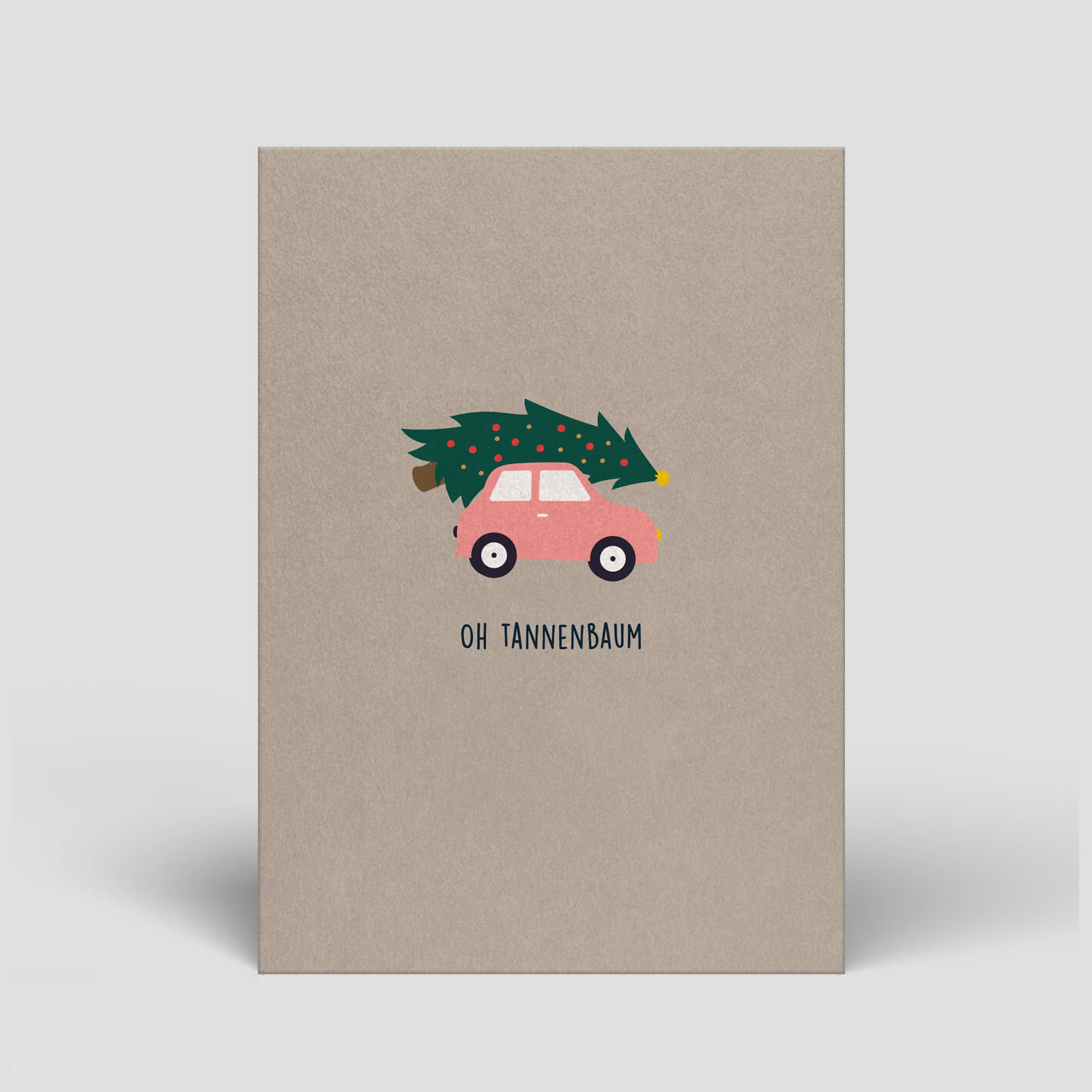 Postkarte „Oh Tannenbaum“ – rotes Auto mit Weihnachtsbaum
