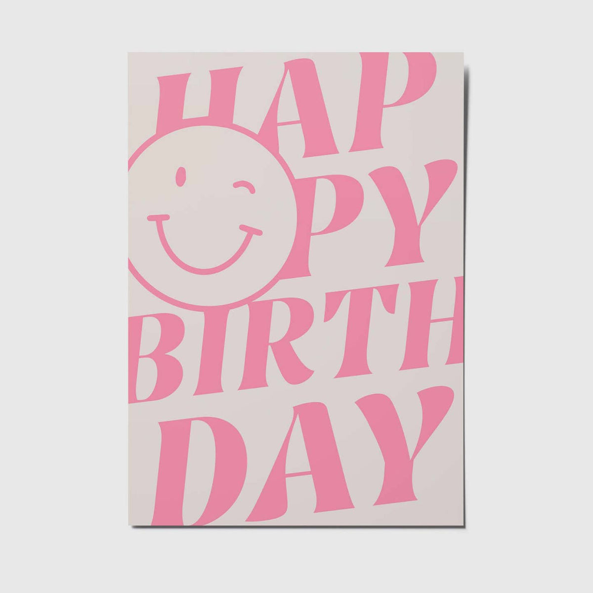 Geburtstagskarte von Studio Mirabella mit dem Schriftzug „Happy Birthday“