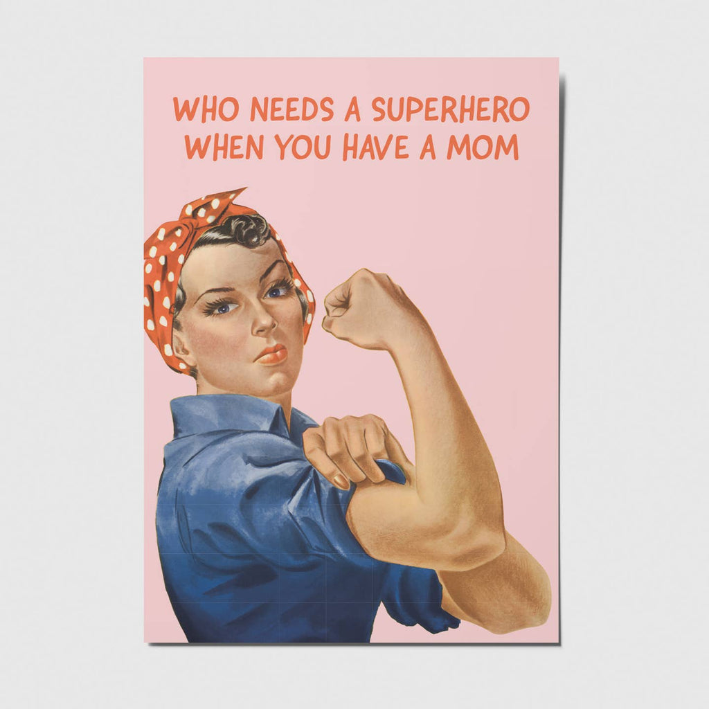 Postkarte für Mama von Studio Mirabella mit dem Spruch „Who needs a Superhero when you have a mom“