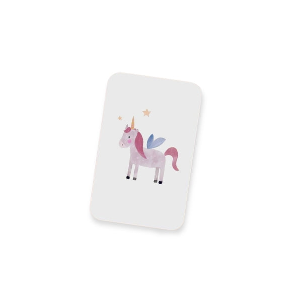 Minikarte „Einhorn“ von One in a Melon mit illustriertem Einhorn mit Flügeln und Sternen, Visitenkartenformat