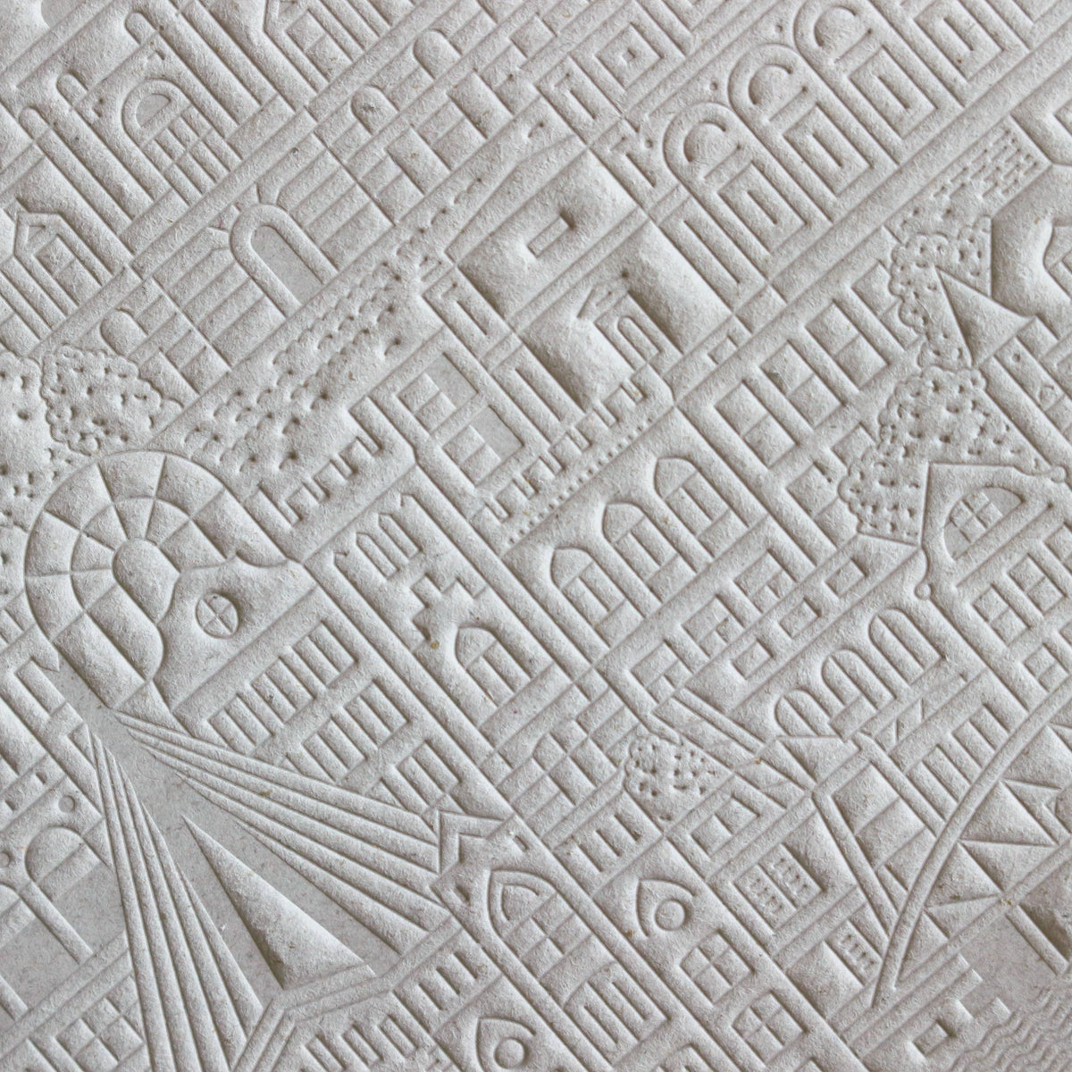 Notizbuch Berlin in Betongrau von The City Works mit handgeprägtem Stadtmotiv auf dem Cover