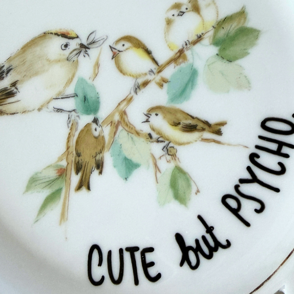 Vintage Wandteller "CUTE BUT PSYCHO" | Upcycling Unikat | 19 cm