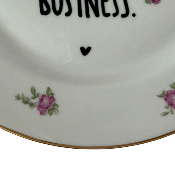 Vintage Wandteller "I HEARD YOU WERE NAUGHTY BUT THAT'S NONE OF MY BUSINESS" | Upcycling Unikat | 20 cm