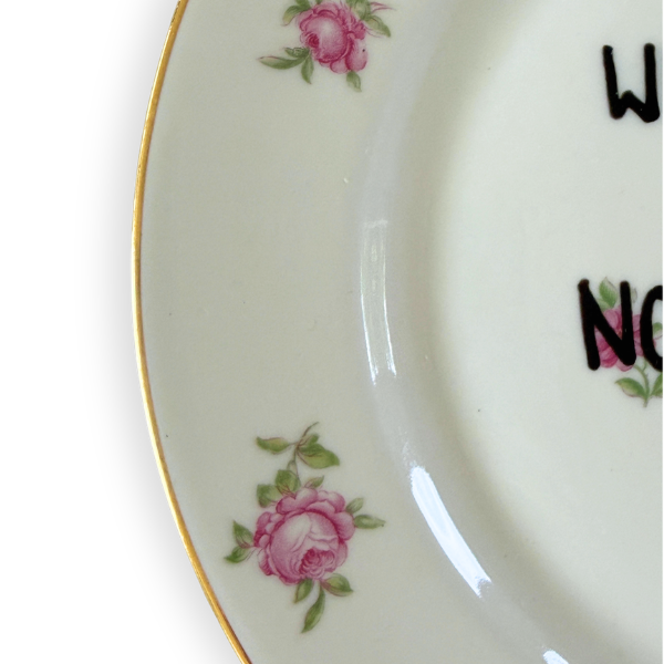 Vintage Wandteller "I HEARD YOU WERE NAUGHTY BUT THAT'S NONE OF MY BUSINESS" | Upcycling Unikat | 20 cm