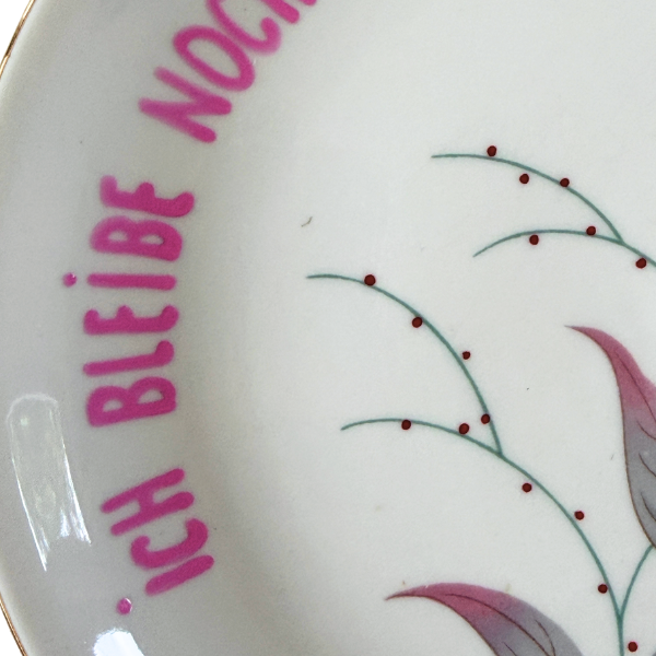 Vintage Wandteller "ICH BLEIBE NOCH EINEN SCHÖNEN MOMENT." | Upcycling Unikat | 19,5 cm