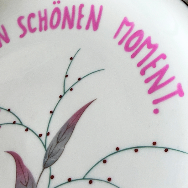 Vintage Wandteller "ICH BLEIBE NOCH EINEN SCHÖNEN MOMENT." | Upcycling Unikat | 19,5 cm
