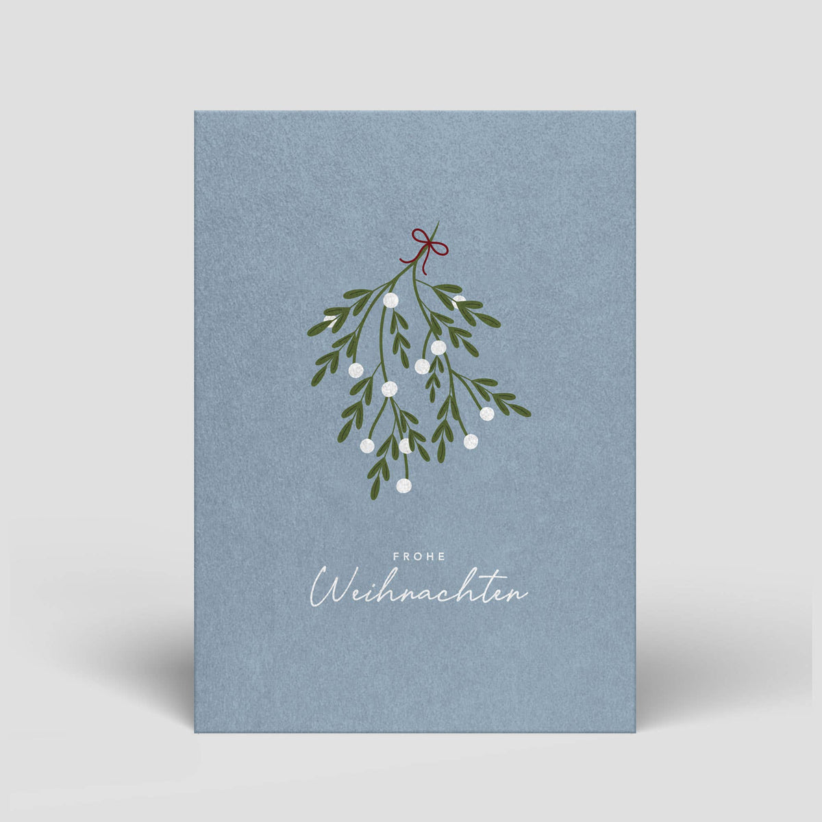 Weihnachtskarte „Frohe Weihnachten“ mit illustriertem Mistelzweig von Naturbedacht, Vorderseite